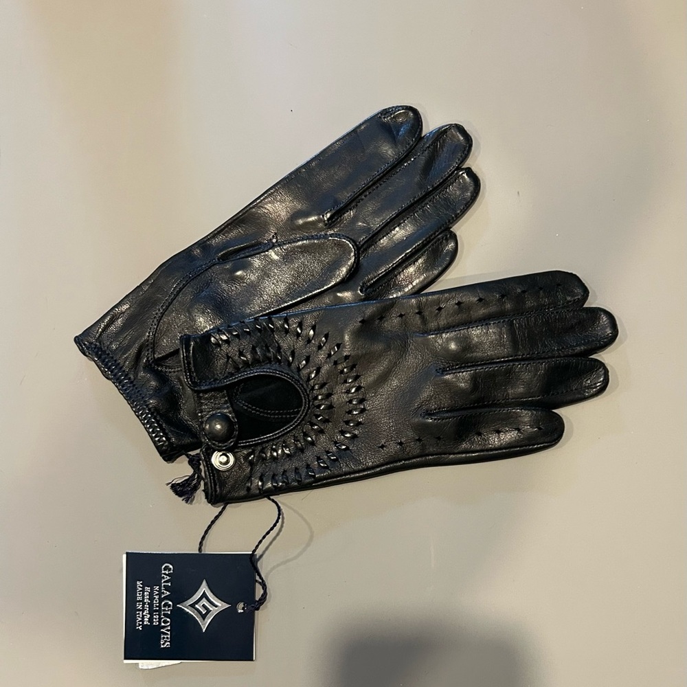 Elegant Black Leather Gloves by